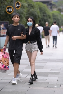 【精选街拍】Vol.3318 灰色热裤美腿短靴 [128P-2.60GB]