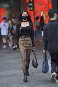 【精选街拍】Vol.3323 短靴豹纹裙 [74P-865MB]